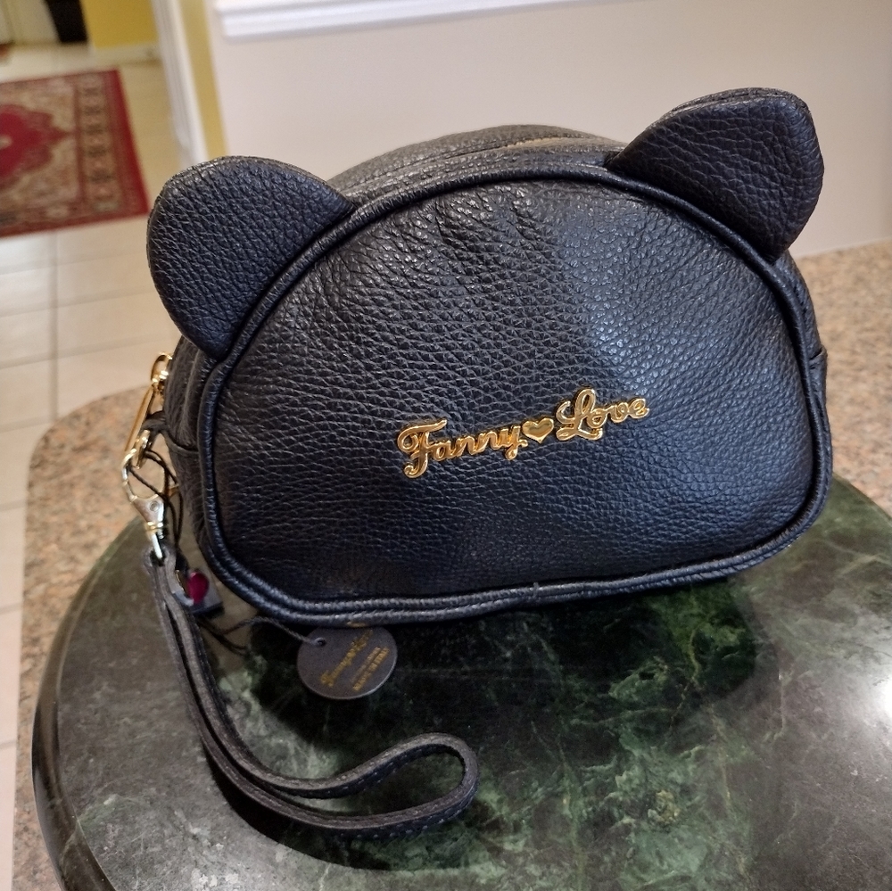 NWT Fanny ♥️ love Genuine leather Wristlet
